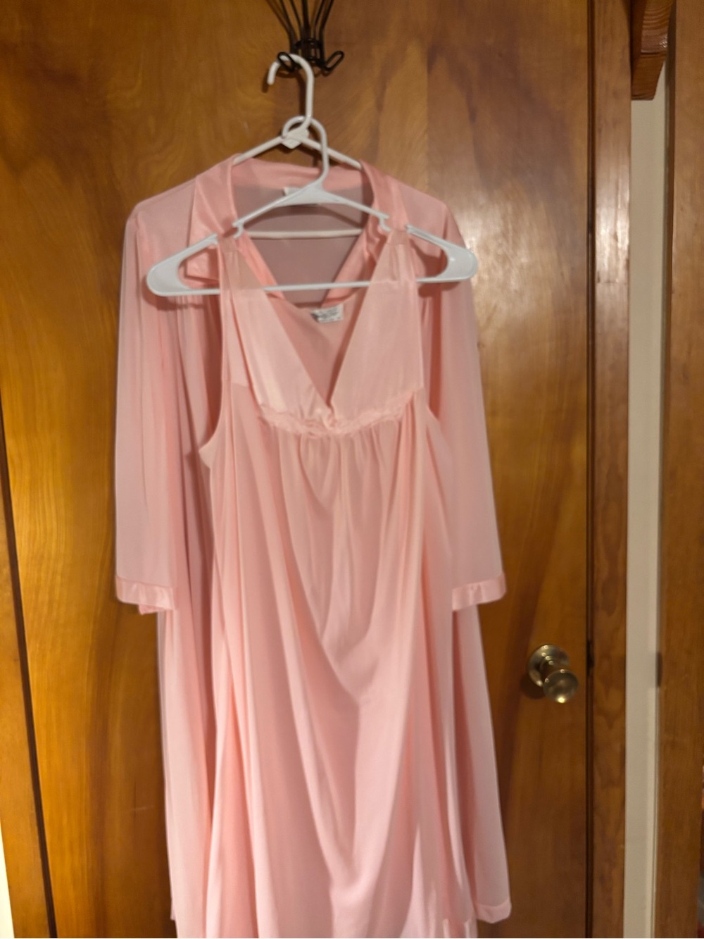 2pc……Vanity Fair Soft Pink Chemise with matching Robe